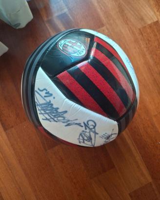 Pallone da calcio autografato