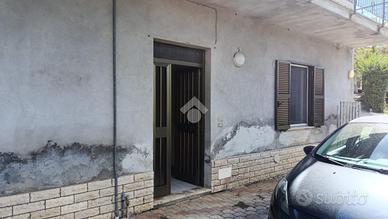 CASA SEMINDIPENDENTE A ALATRI