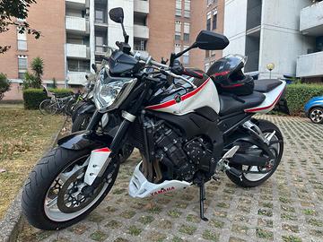 YAMAHA FZ1