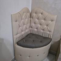 Poltroncina ad angolo in ecopelle contenitore