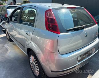 FIAT GRANDE PUNTO per ricambi usati