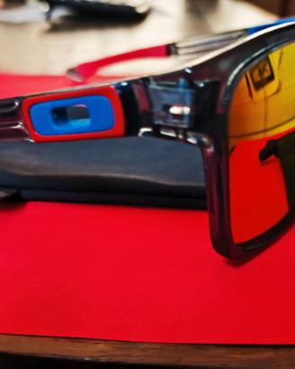 Occhiali da sole Oakley Catalyst 9272-2855 Polariz