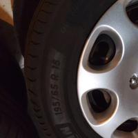 Gomme e cerchi Peugeot con calotte