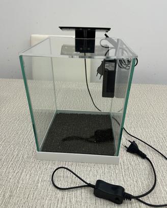 Acquario 20x20x25 Completo Di Tutto