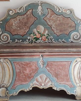 Cassapanca antica, dipinta, Veneto 1700