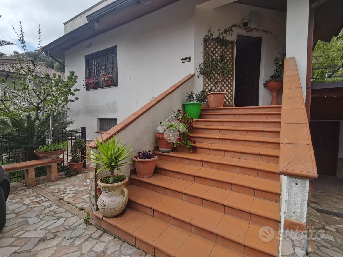 Subito TECNOCASA STUDIO CATANZARO NORD SAS VILLA SINGOLA A