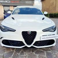 Alfa Romeo Giulia 2.9 V6 Bi-Turbo AT8 Quadrifoglio