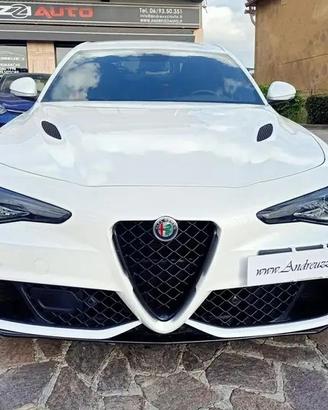 Alfa Romeo Giulia 2.9 V6 Bi-Turbo AT8 Quadrifoglio
