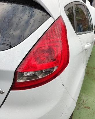 Fanale posteriore destro FORD FIESTA del 2010