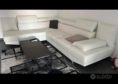Divano angolare bianco come nuovo