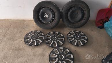 2 cerchi fiat grande punto da 15 e 4 coppe 