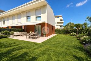 VILLA A SCHIERA D'ANGOLO A RIMINI