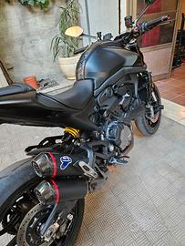 Ducati monster 937