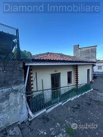 Casa singola con garage a Milo-Fornazzo