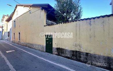 CASA STORICA CON TERRAZZA CORTILE PRIVATO IN CENTR