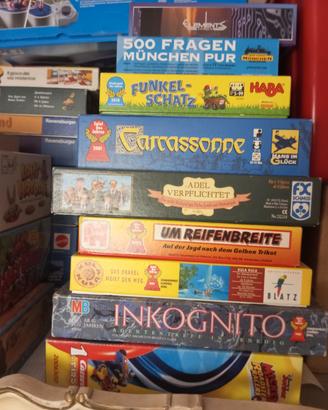 Giochi in scatola di società vari