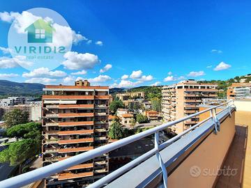 Attico / Mansarda di 293 m² con più di 5 locali e 