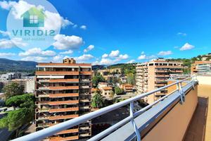 Attico / Mansarda di 293 m² con più di 5 locali e 