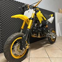 Pit bike