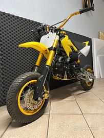 Pit bike