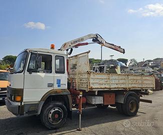 Iveco 135-17 con gru bonfiglioli e ribaltabile tri