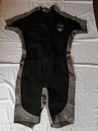 Muta corta sub snorkeling apnea