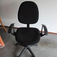 Sedia con rotelle per scrivania 