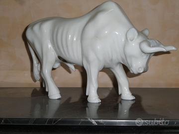 SCULTURA TORO IN MARMO FATTO A MANO ARTIGIANALMENT