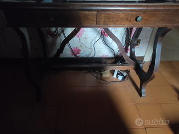 Scrivania Perfetta Completamente in Mogano