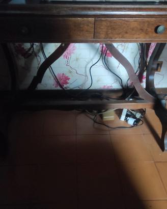 Scrivania Perfetta Completamente in Mogano