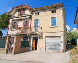 CASA SEMINDIPENDENTE A FERMO