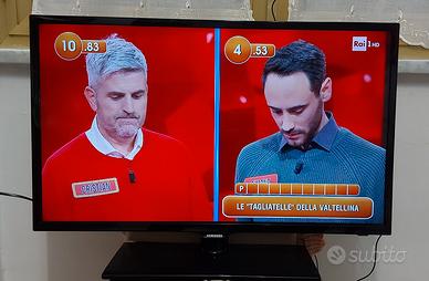 TV Samsung 32 pollici full hd con piede decoder T2