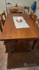 tavolo legno massello e sedie