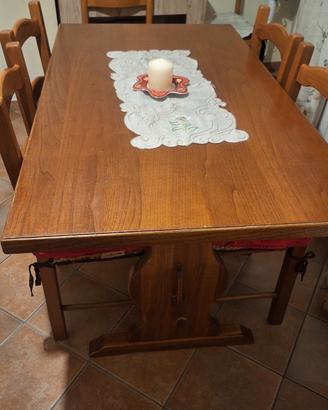 tavolo legno massello e sedie