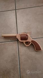 pistola in legno spara elastico