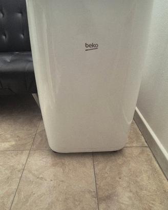 Condizionatore portatile Beko BP109C con tubo
