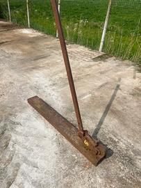 Trancia per ferro da cantiere