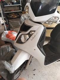 Keeway Outlook bianco