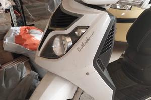 Keeway Outlook bianco