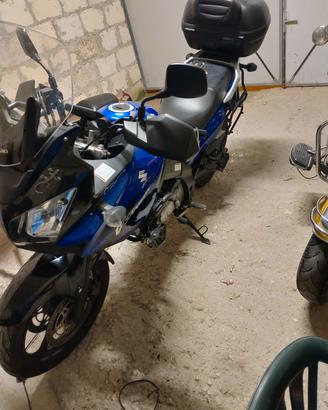 Suzuki V-Strom DL-650  2005