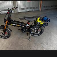 aniioki A8 pro max  4400 w doppio motore 72 km/h