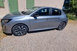 peugeot 208 benzina 2024