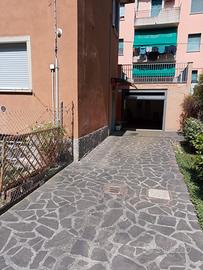 Garage in giardino privato