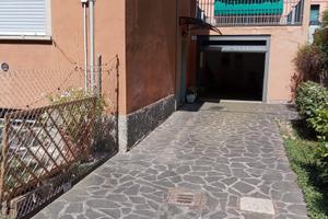 Garage in giardino privato