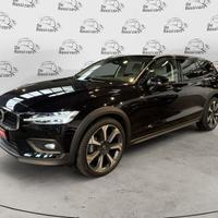 Volvo V60 Cross Country B4 (d) AWD automatico...
