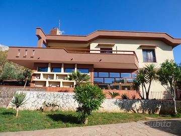 Villa a pochi passi dalla spiaggia V/40