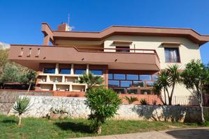 Villa a pochi passi dalla spiaggia V/40