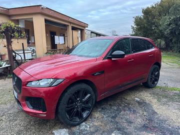 Jaguar F-Pace 3.0 D V6 300 CV AWD aut. Prestige