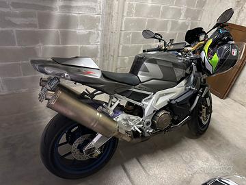 Aprilia tuono 1000 r