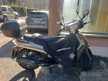 Kymco People's 200